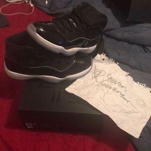 Air Jordan 11 space jam